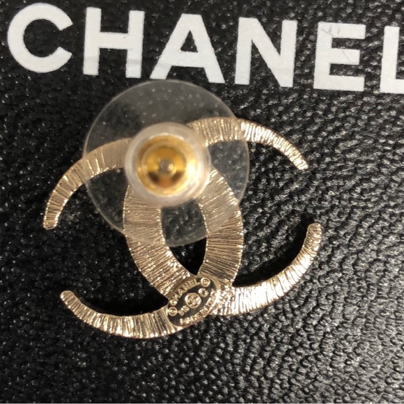 💛✨Gorgeous Chanel Earrings & Necklace Duo✨💛 - Picture 11 of 11